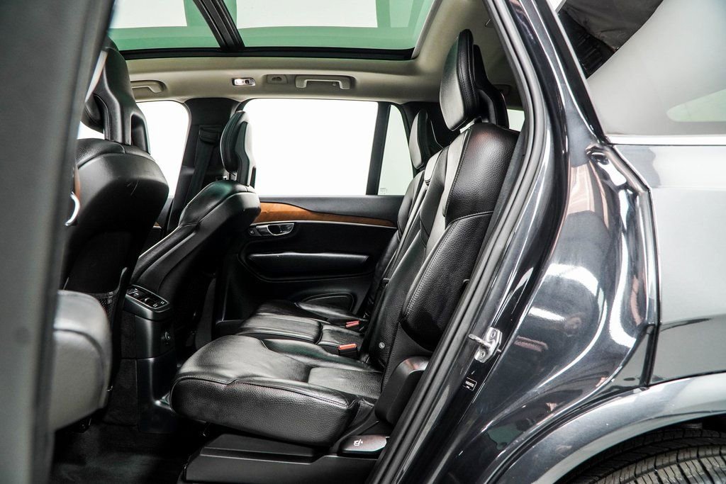Used 2021 Volvo XC90 T8 Inscription Expression w/ Climate Package image 39