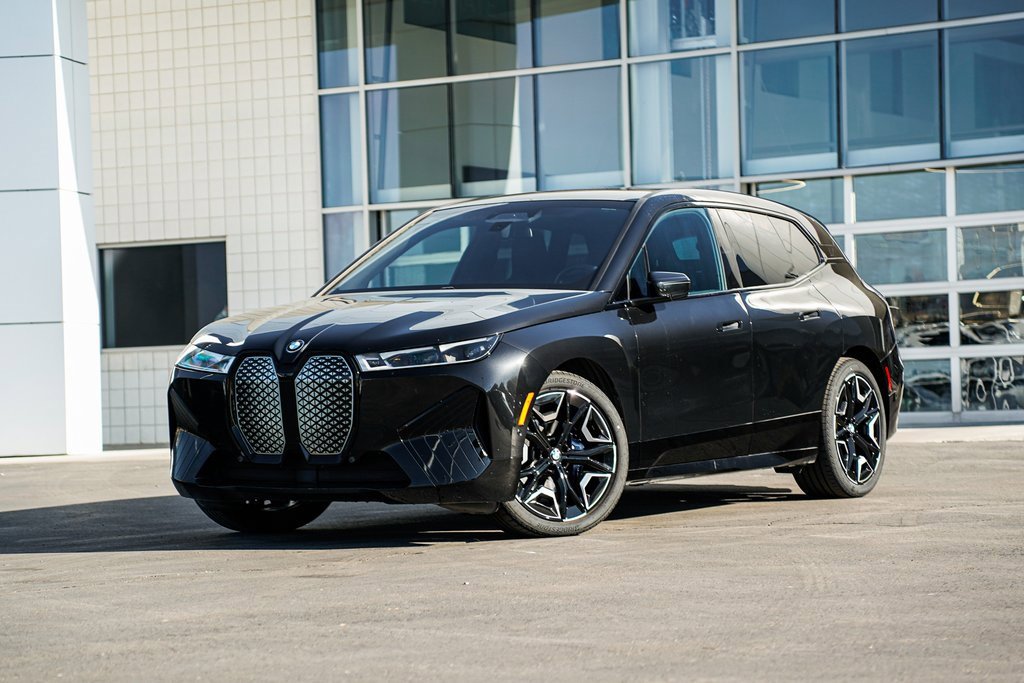 Used 2025 BMW iX xDrive50 w/ Premium Package image 1