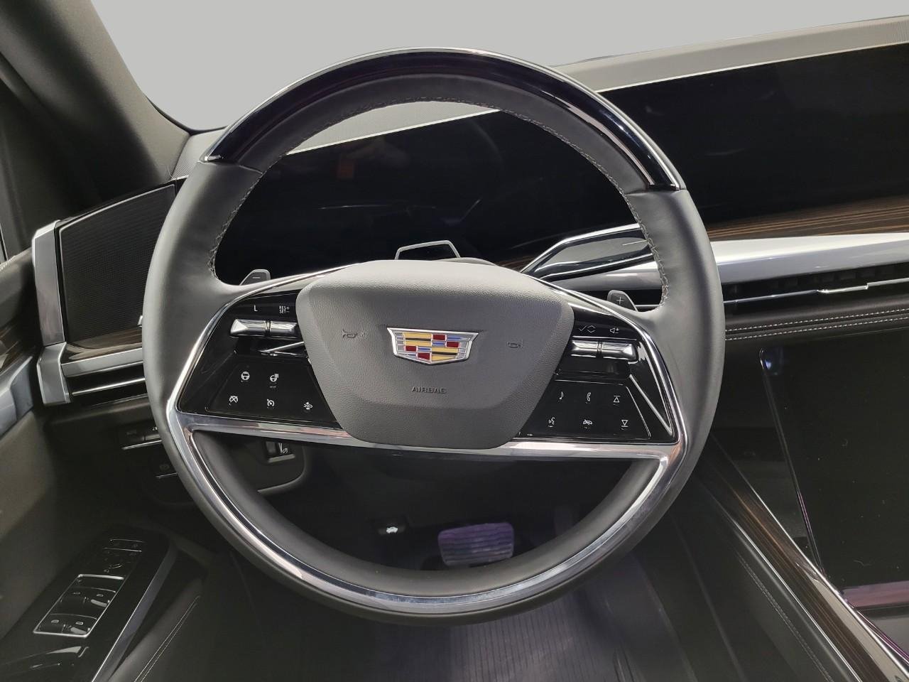 Used 2025 Cadillac Escalade Luxury w/ LPO, Floor Liner Package AWD/4WD image 6