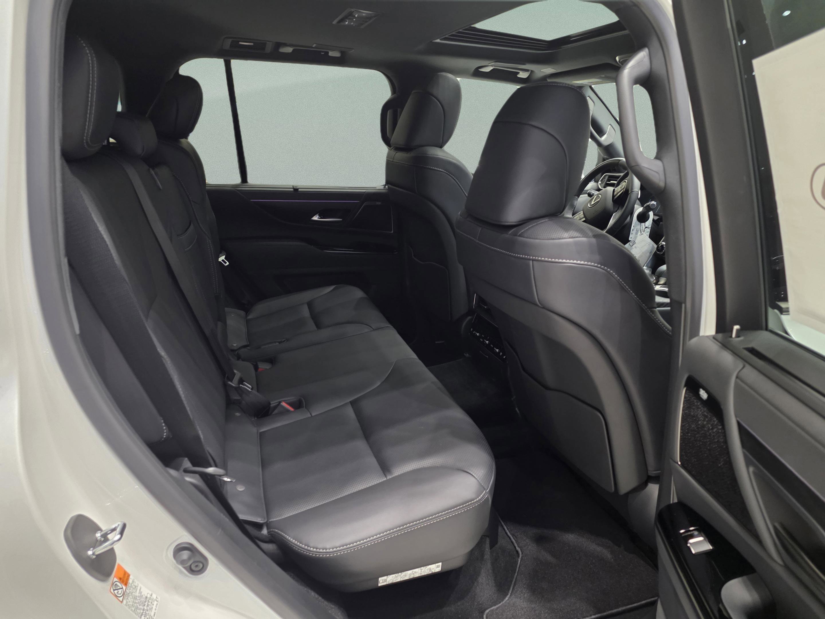 New 2026 Lexus LX 700h Luxury image 19