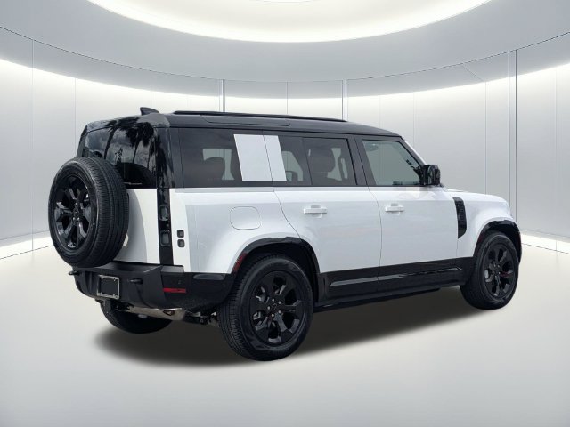 Used 2026 Land Rover Defender 110 X-Dynamic SE AWD/4WD image 6