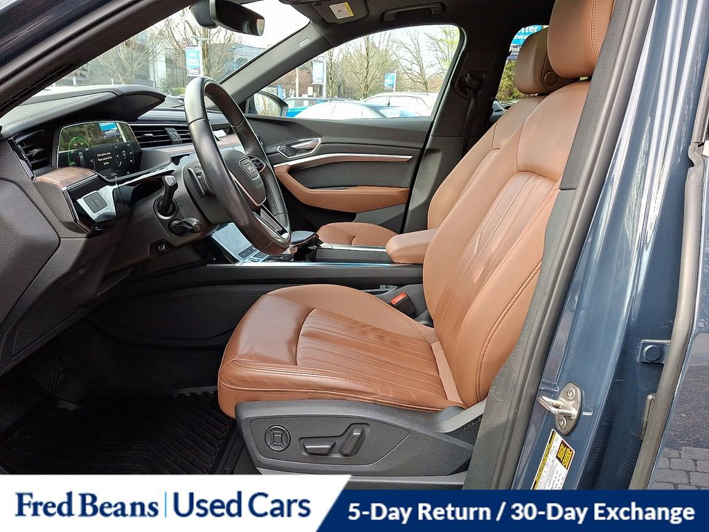 Used 2023 Audi e-tron Premium image 16