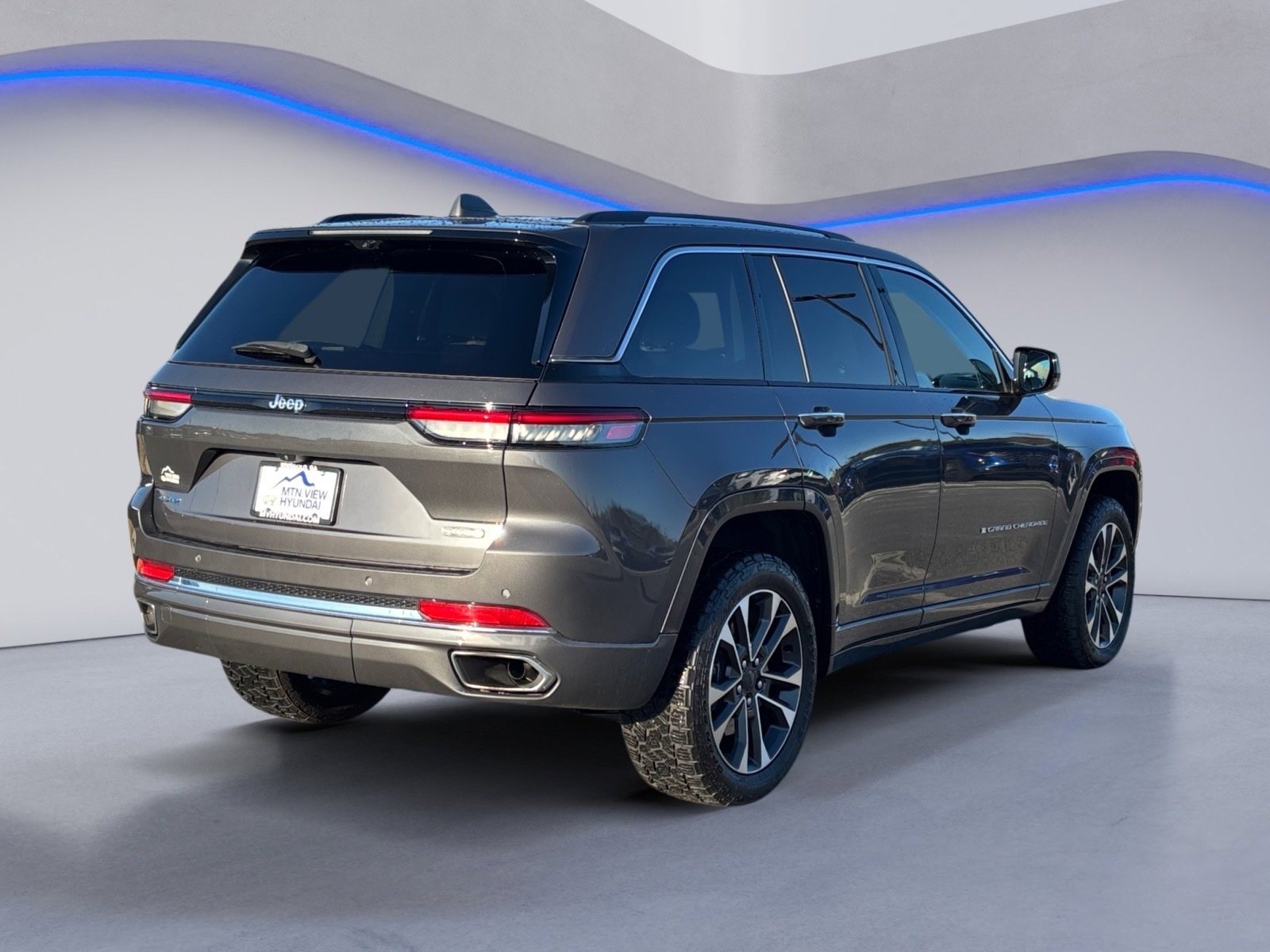 Used 2022 Jeep Grand Cherokee Overland image 4