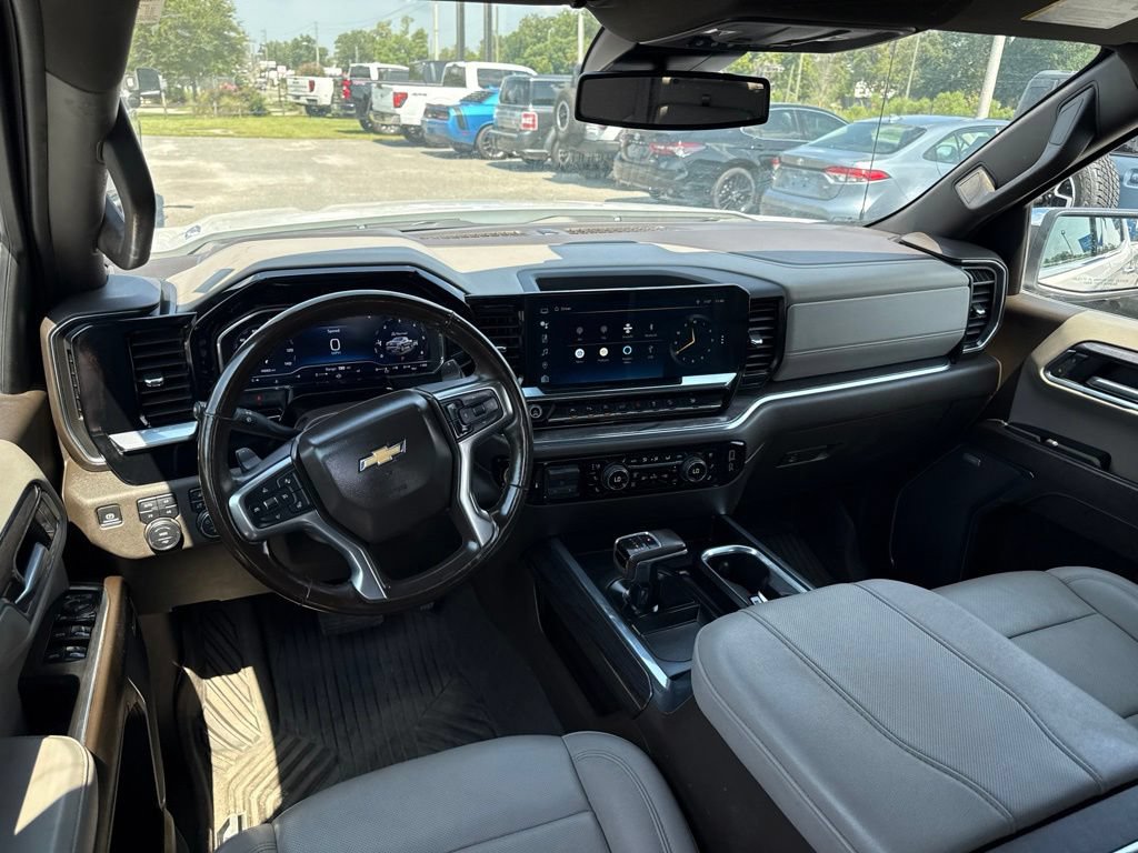 Used 2024 Chevrolet Silverado 1500 LTZ AWD/4WD image 10