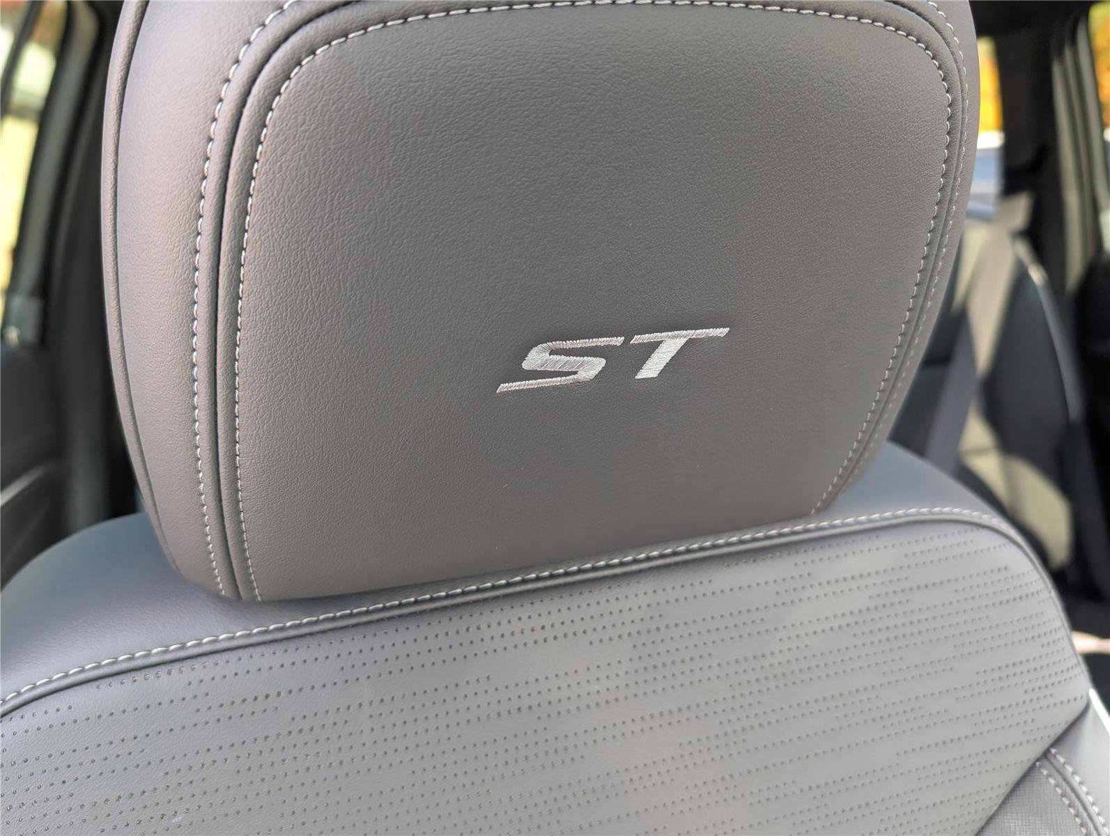 New 2026 Buick Enclave Sport Touring w/ Power Package image 8