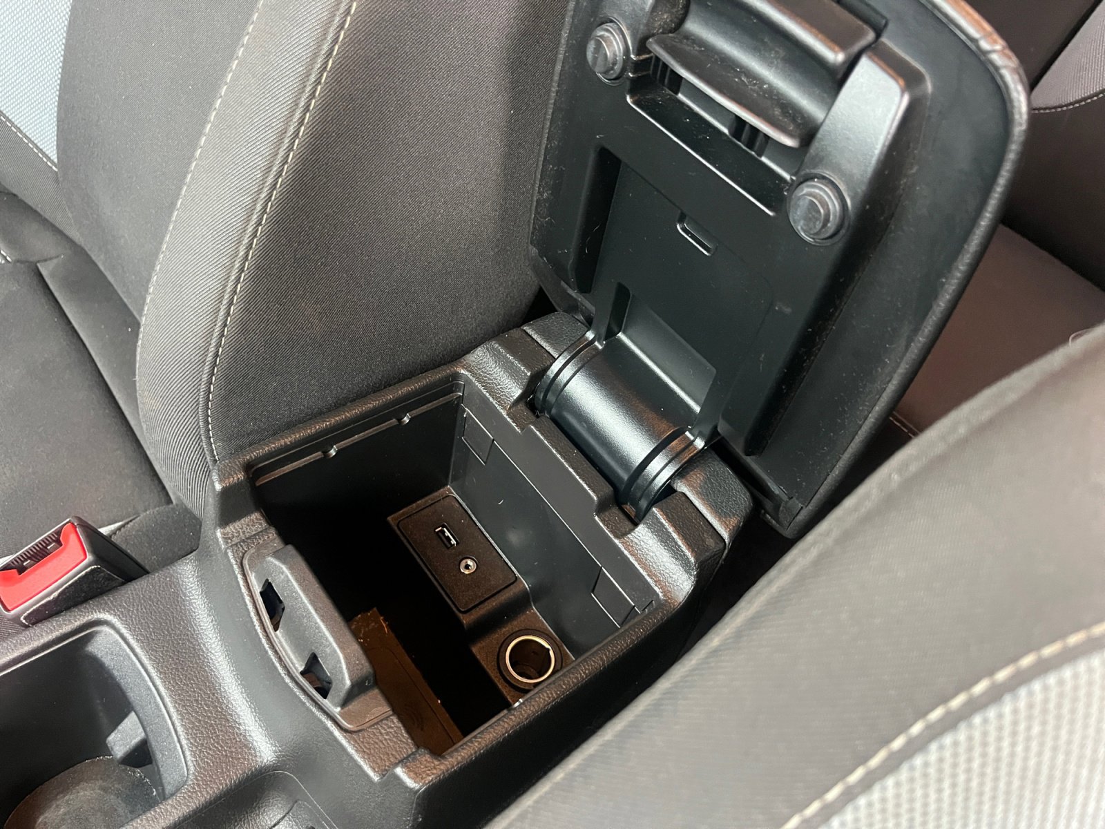 Used 2017 Ford Focus ST image 15