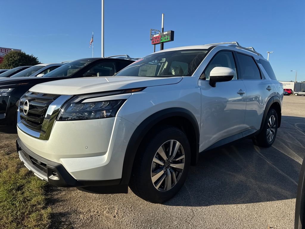 New 2025 Nissan Pathfinder SL