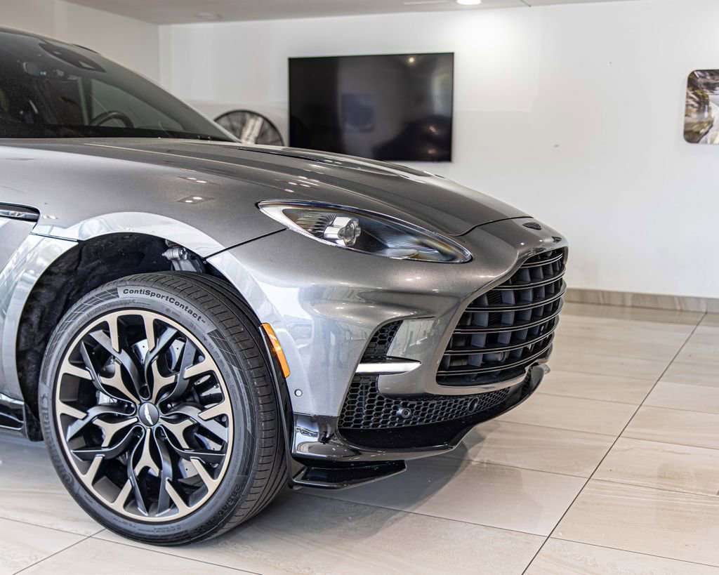 Used 2023 Aston Martin DBX 707 AWD/4WD image 3