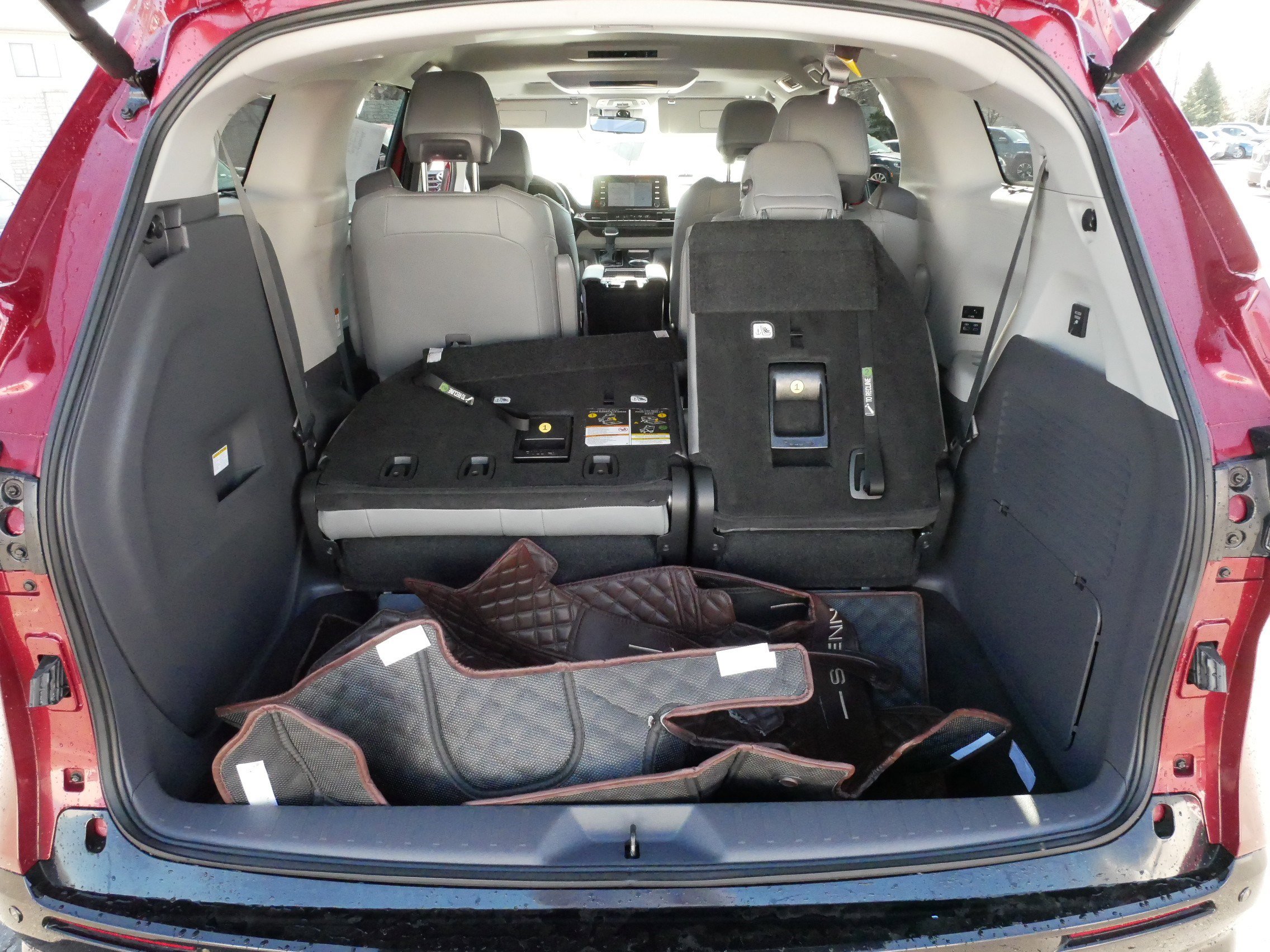 Certified 2023 Toyota Sienna Limited FWD image 18