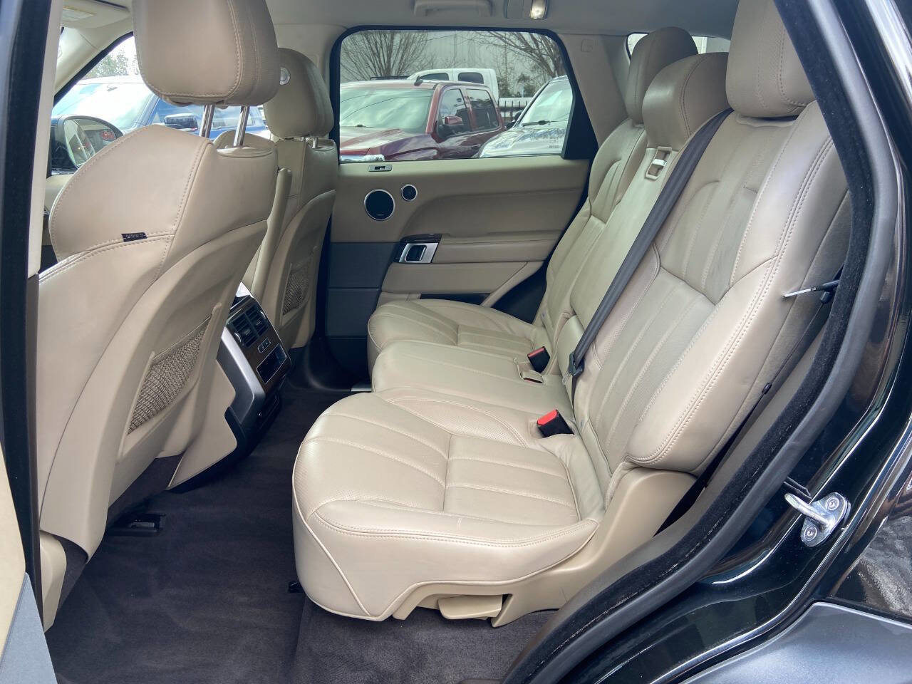 Used 2016 Land Rover Range Rover Sport HSE image 18