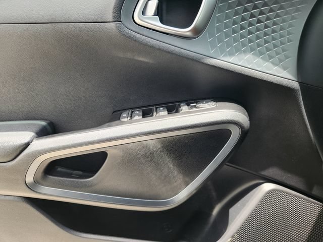 Used 2020 Kia Soul S FWD image 20