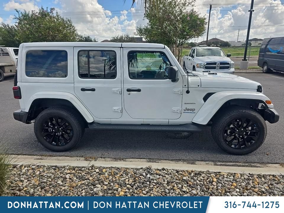 Used 2023 Jeep Wrangler Unlimited Sahara w/ Cold Weather Group AWD/4WD image 12