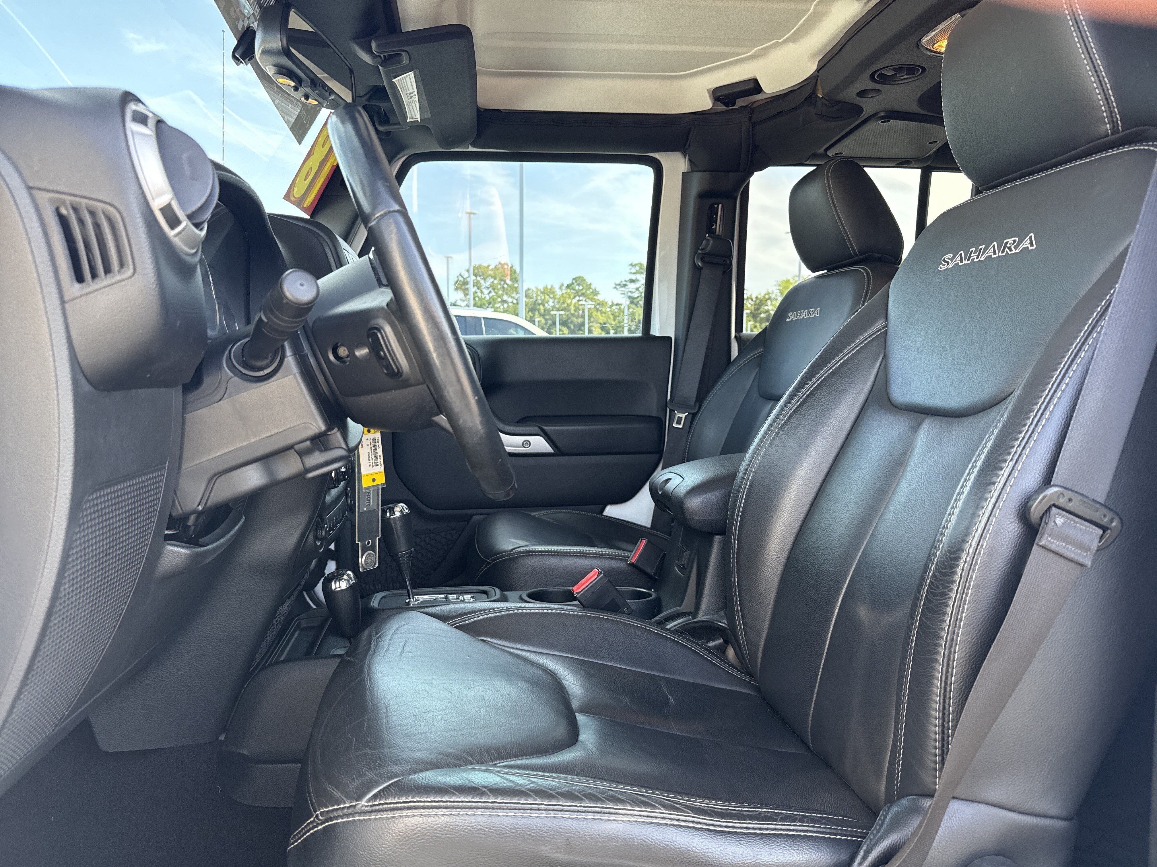 Used 2018 Jeep Wrangler Unlimited Sahara w/ Max Tow Package AWD/4WD image 16