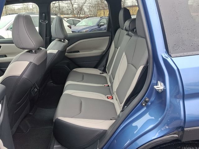 Used 2025 Subaru Forester Limited w/ Popular Package image 10
