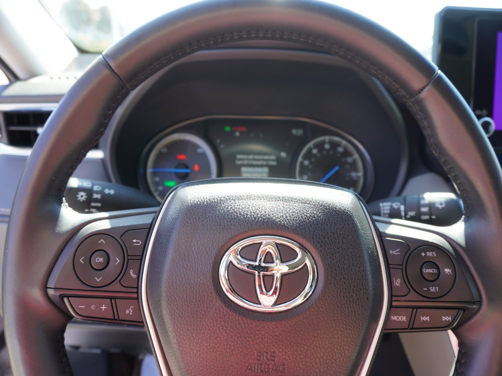 Used 2024 Toyota Venza LE AWD/4WD image 21