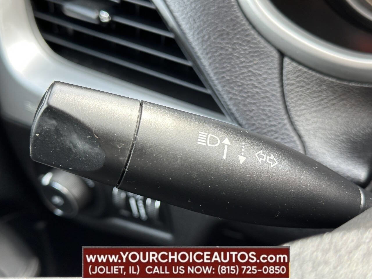 Used 2017 Jeep Cherokee Trailhawk w/ Cold Weather Group image 34