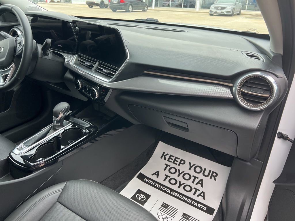 Used 2024 Chevrolet Trax ACTIV w/ Sunroof Package image 17