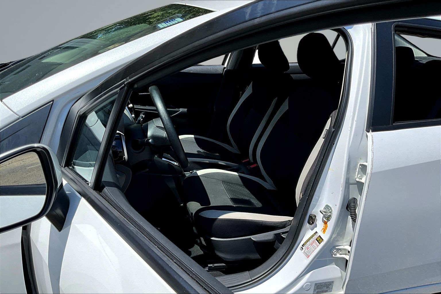 Used 2022 Nissan Versa SV FWD image 20