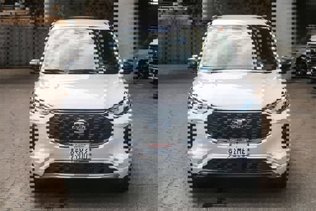 Used 2024 Ford Escape ST-Line w/ Tech Pack #1 image 2