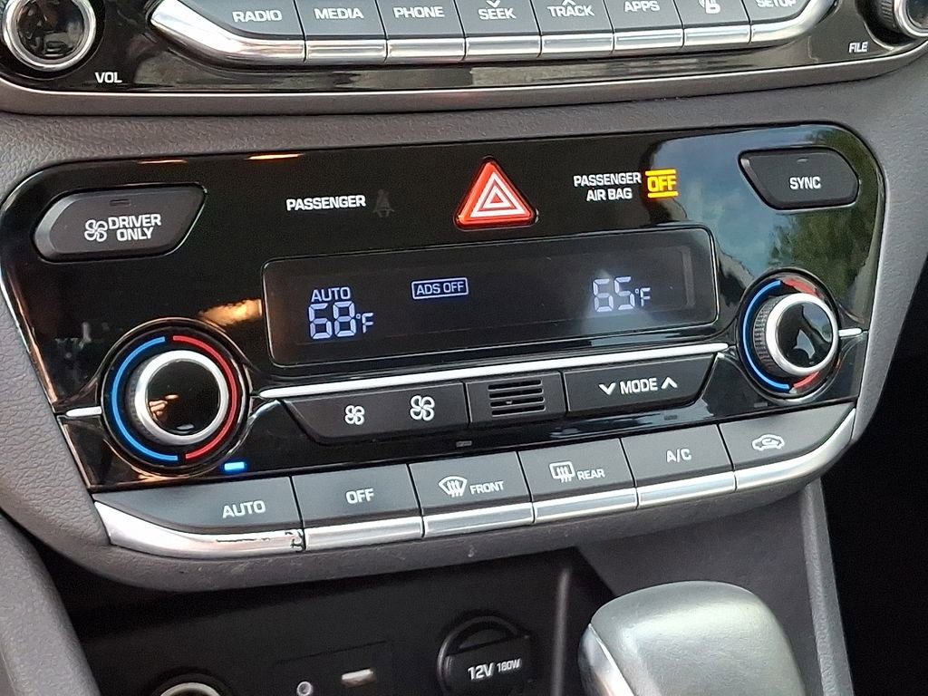 Used 2019 Hyundai Ioniq Plug-In Hybrid FWD image 16