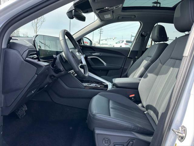 Used 2025 Audi Q5 Premium w/ Convenience Package image 19