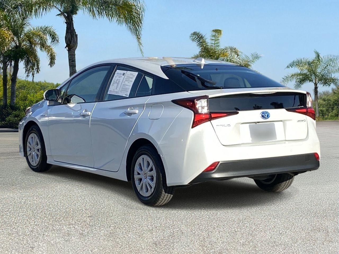 Used 2021 Toyota Prius LE w/ Carpet Mat Package (TMS) FWD image 3