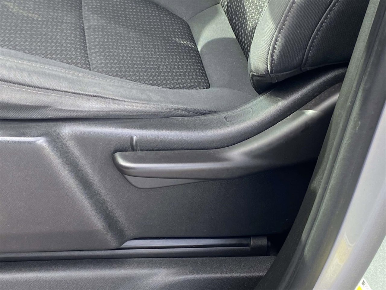 Used 2020 Chevrolet Silverado 1500 Custom w/ Custom Value Package image 15