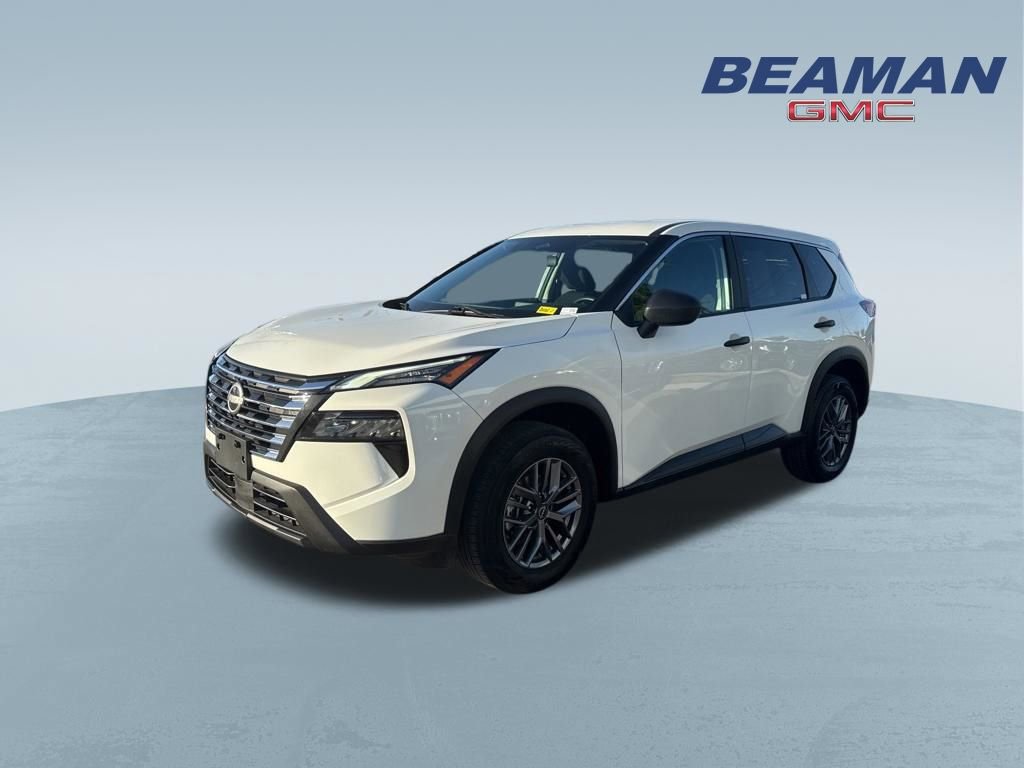 Used 2024 Nissan Rogue S AWD/4WD image 3