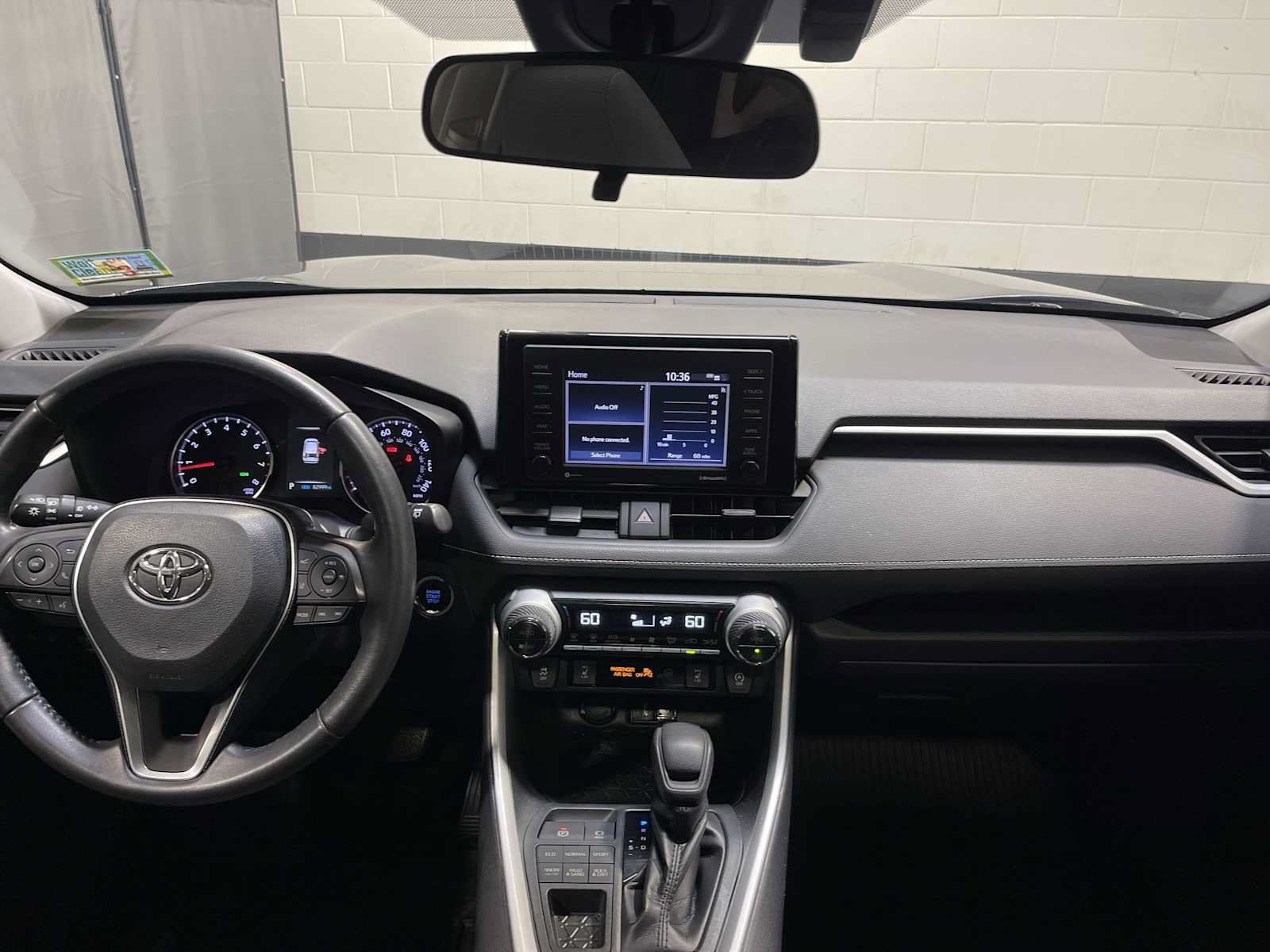 Used 2020 Toyota RAV4 XLE w/ Convenience Package AWD/4WD image 10