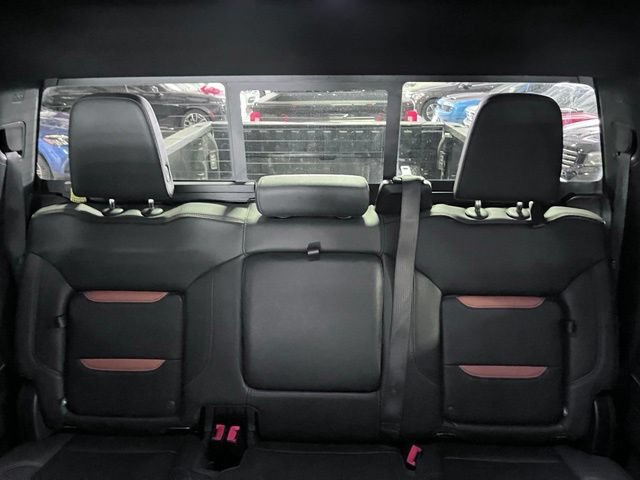 Used 2024 GMC Sierra 2500 AT4 w/ Technology Package AWD/4WD image 14