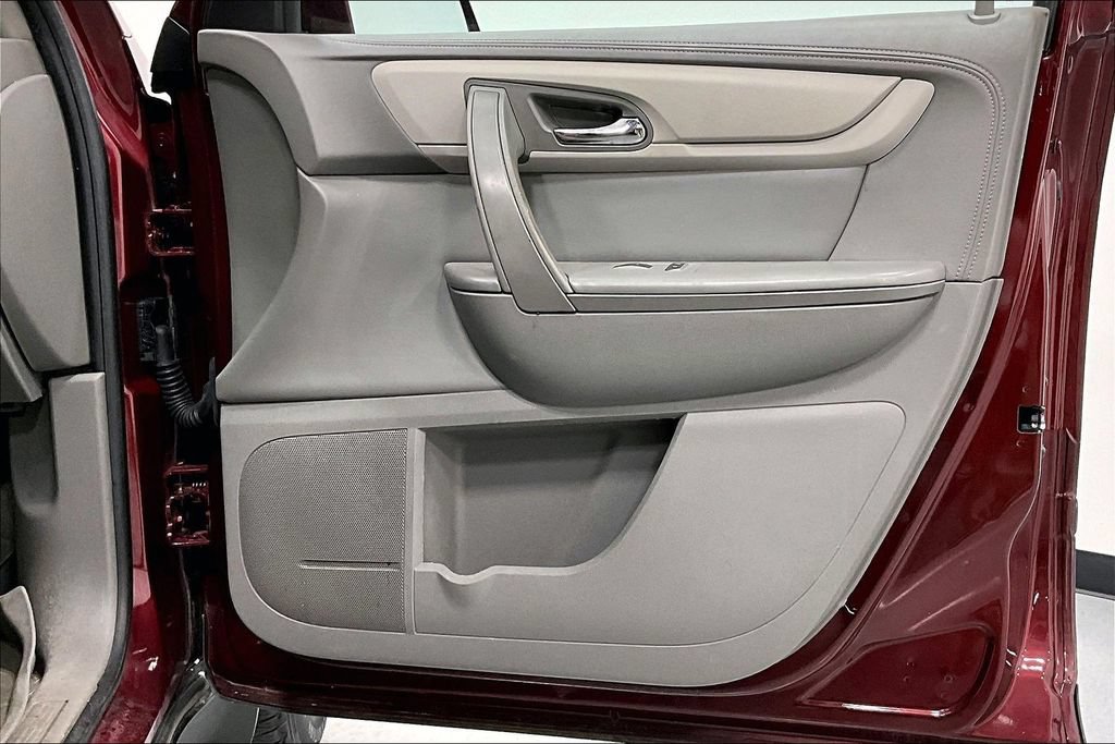 Used 2016 Chevrolet Traverse LT FWD image 22