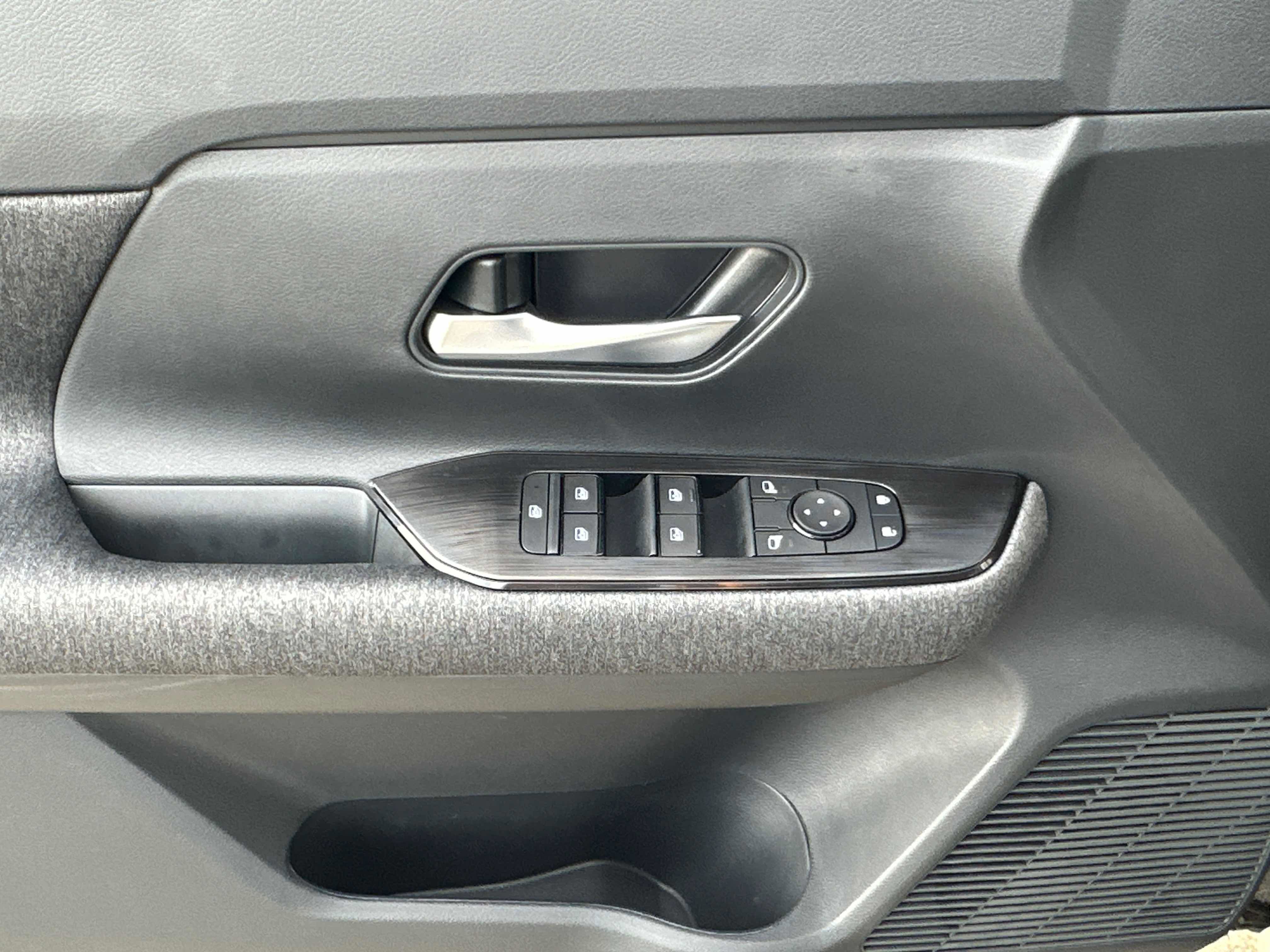 New 2026 Nissan Kicks SV w/ Cold Weather Package AWD/4WD image 21