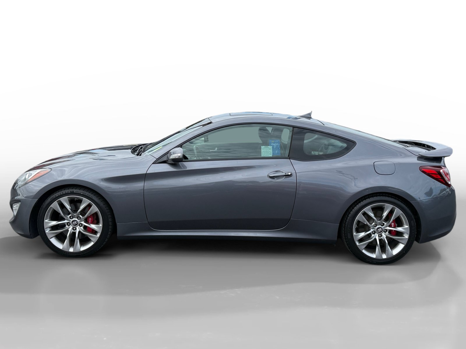 Used 2016 Hyundai Genesis Coupe 3.8 RWD image 2