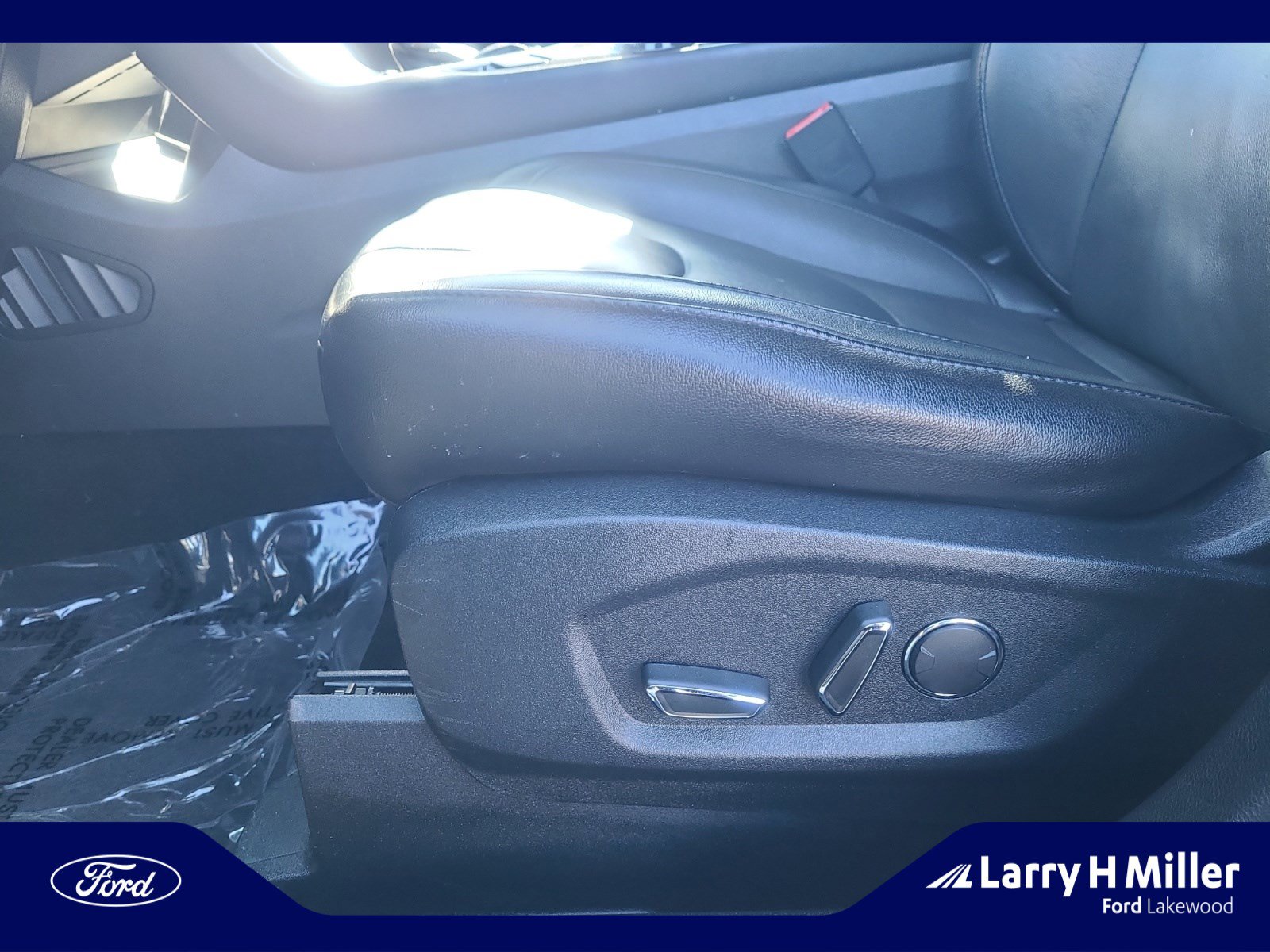 Used 2017 Ford Edge Titanium image 14