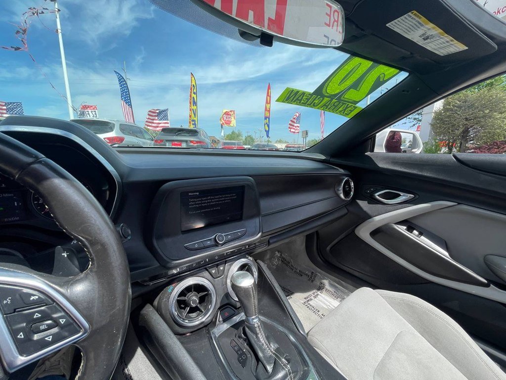 Used 2020 Chevrolet Camaro LT image 12