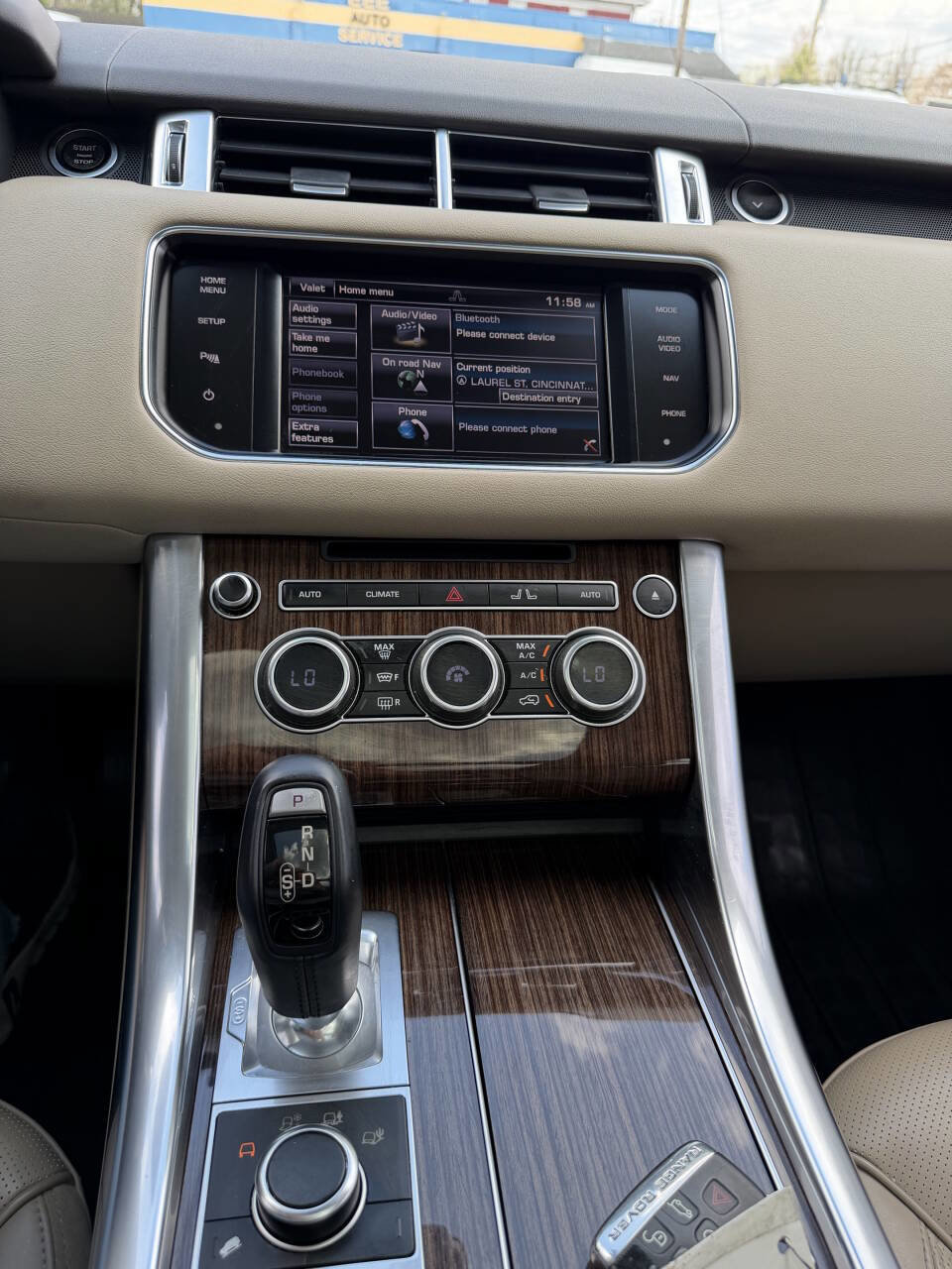 Used 2014 Land Rover Range Rover Sport HSE image 24