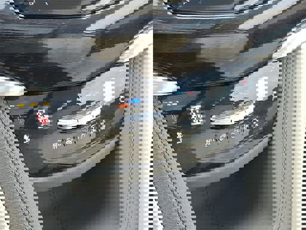 Used 2024 Cadillac XT6 Premium Luxury w/ Technology Package image 14