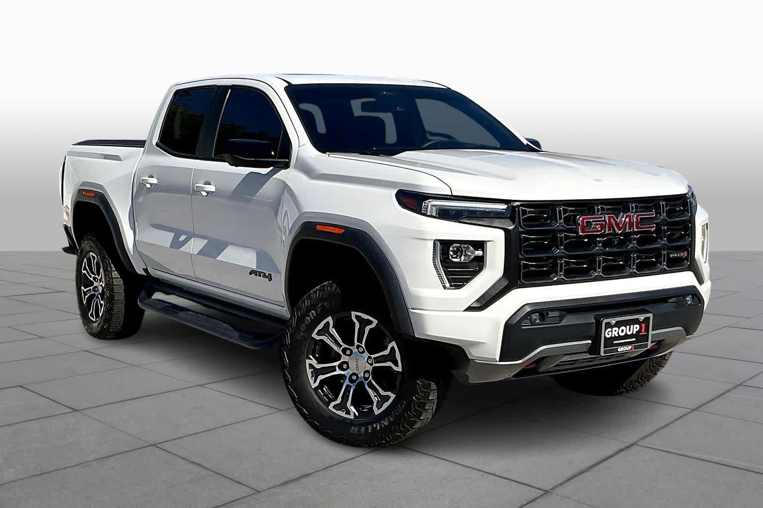 Used 2023 GMC Canyon AT4 w/ AT4 Premium Package AWD/4WD image 3