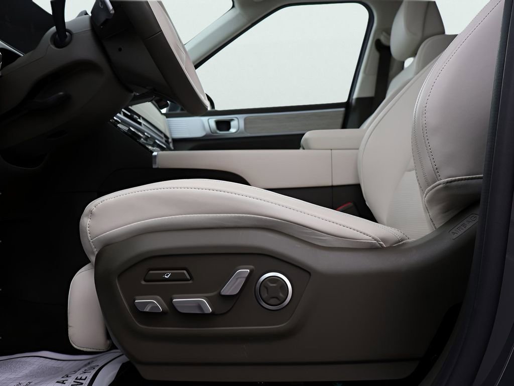 Used 2025 Hyundai Santa Fe Calligraphy AWD/4WD image 43