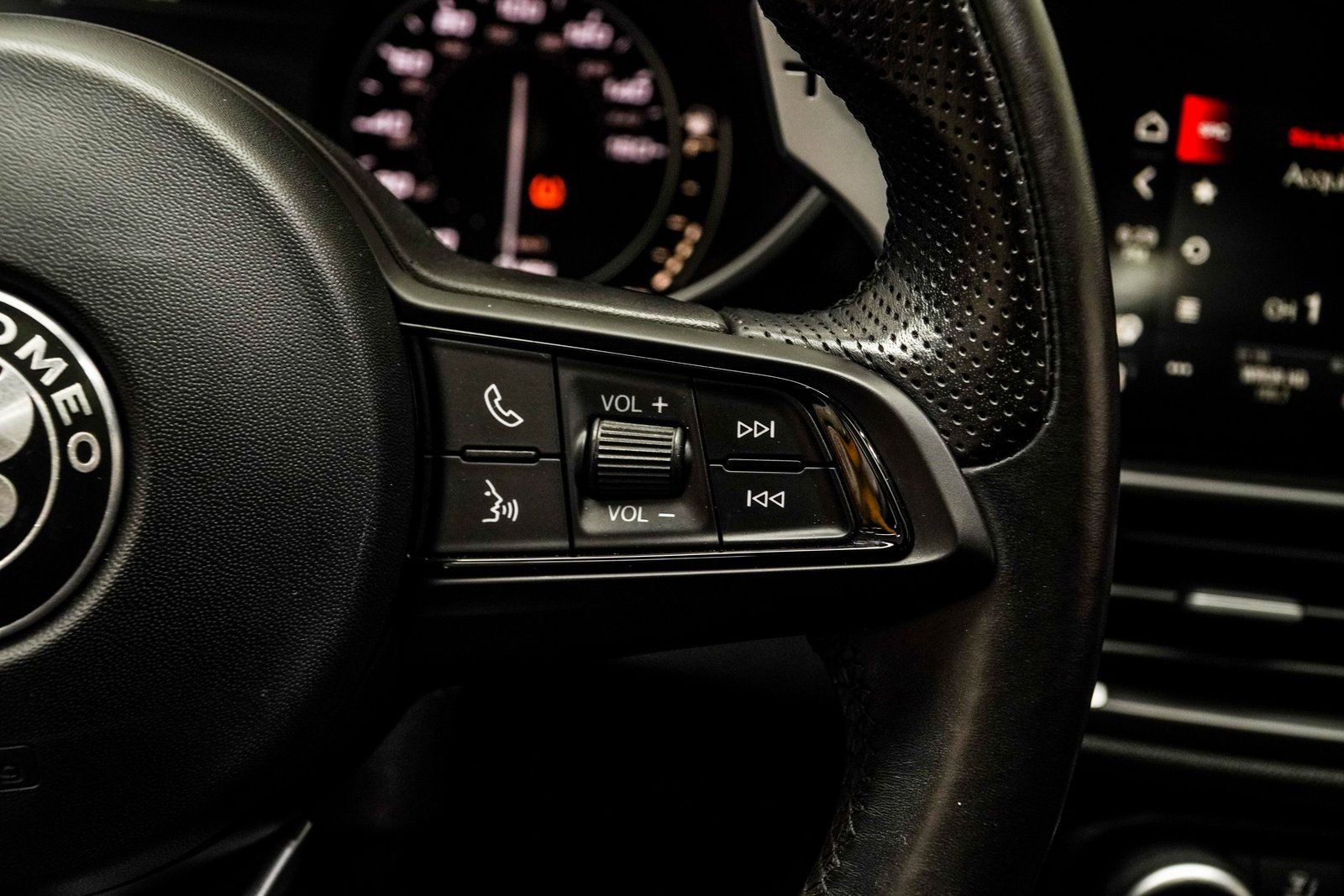 Used 2022 Alfa Romeo Giulia Veloce image 26