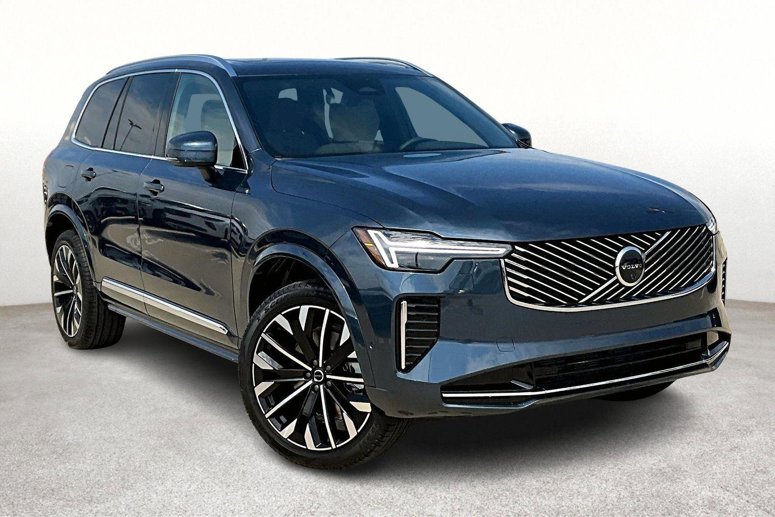 New 2026 Volvo XC90 B6 Plus w/ Protection Package Premier image 2