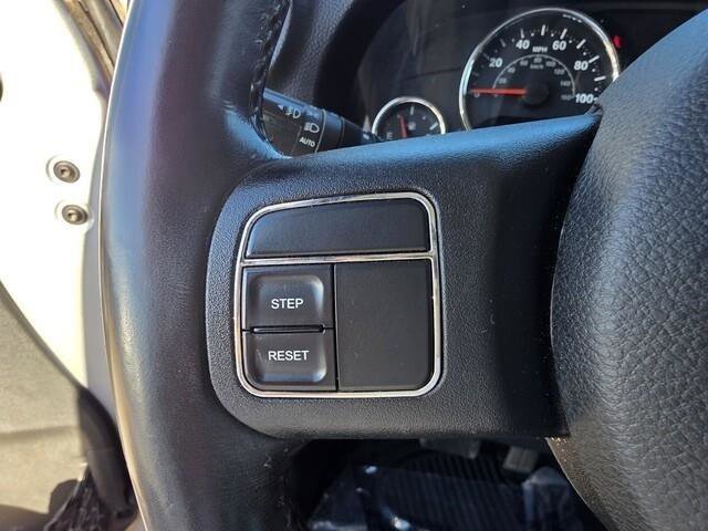 Used 2012 Jeep Wrangler Sahara image 29