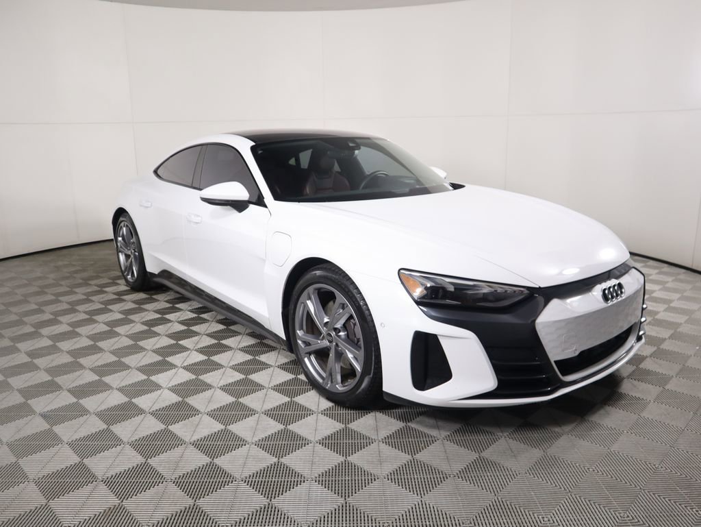 Certified 2023 Audi e-tron GT Prestige image 3