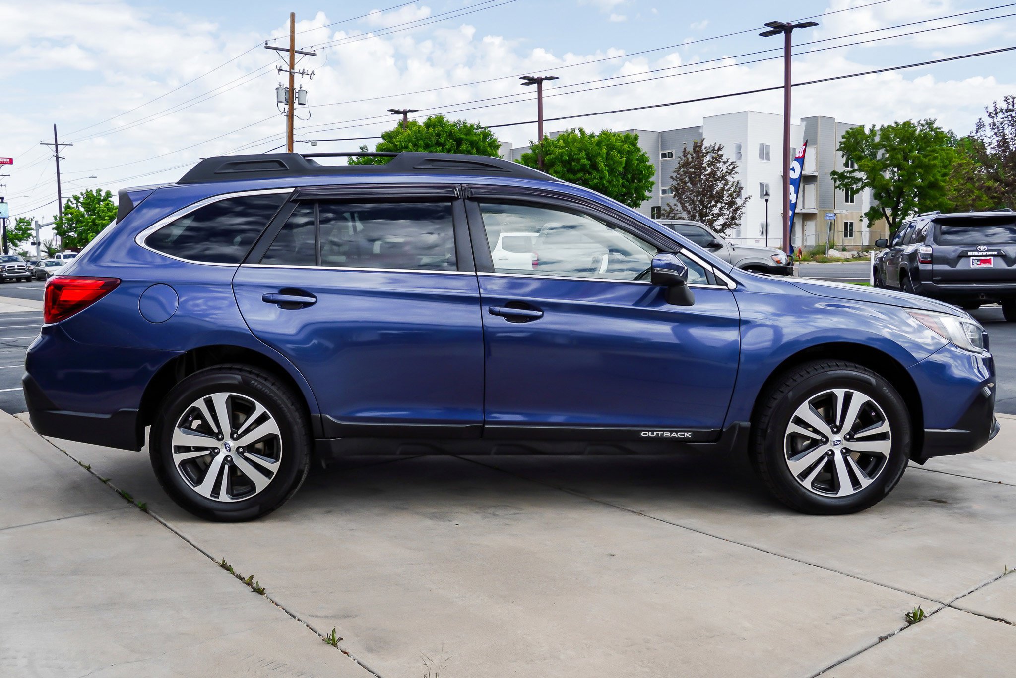 Used 2019 Subaru Outback 2.5i Limited w/ Popular Package #2 AWD/4WD image 9