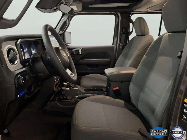 Used 2025 Jeep Wrangler Unlimited Sahara w/ Safety Group image 17