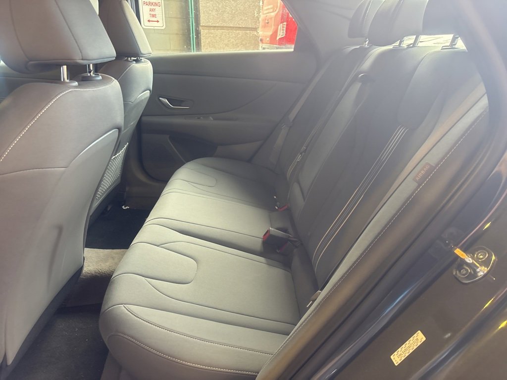 Used 2024 Hyundai Elantra SEL w/ Convenience Package image 9