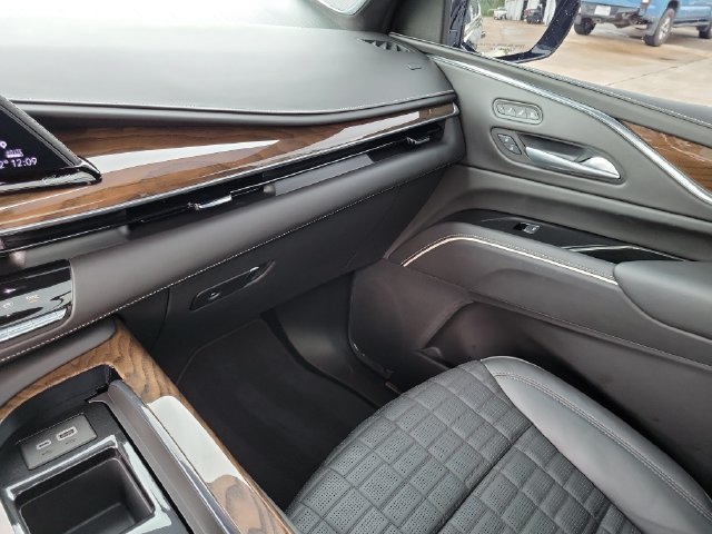 Used 2024 Cadillac Escalade Sport Platinum w/ LPO, ONYX Package AWD/4WD image 34