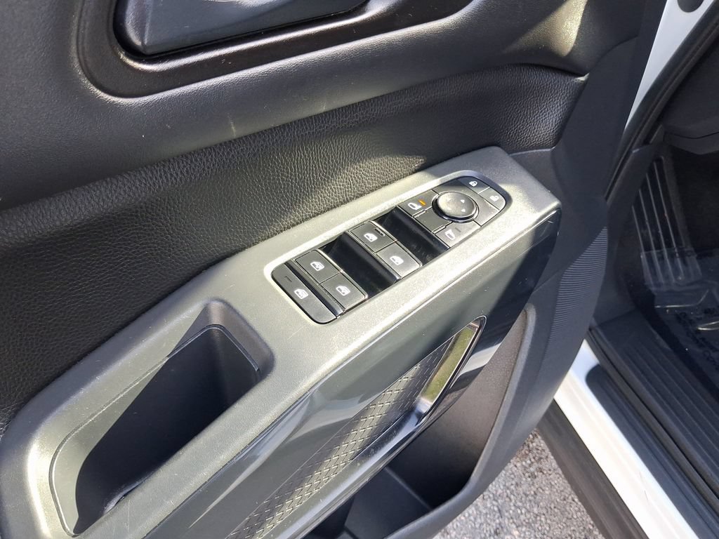 Used 2023 Nissan Pathfinder SV FWD image 19