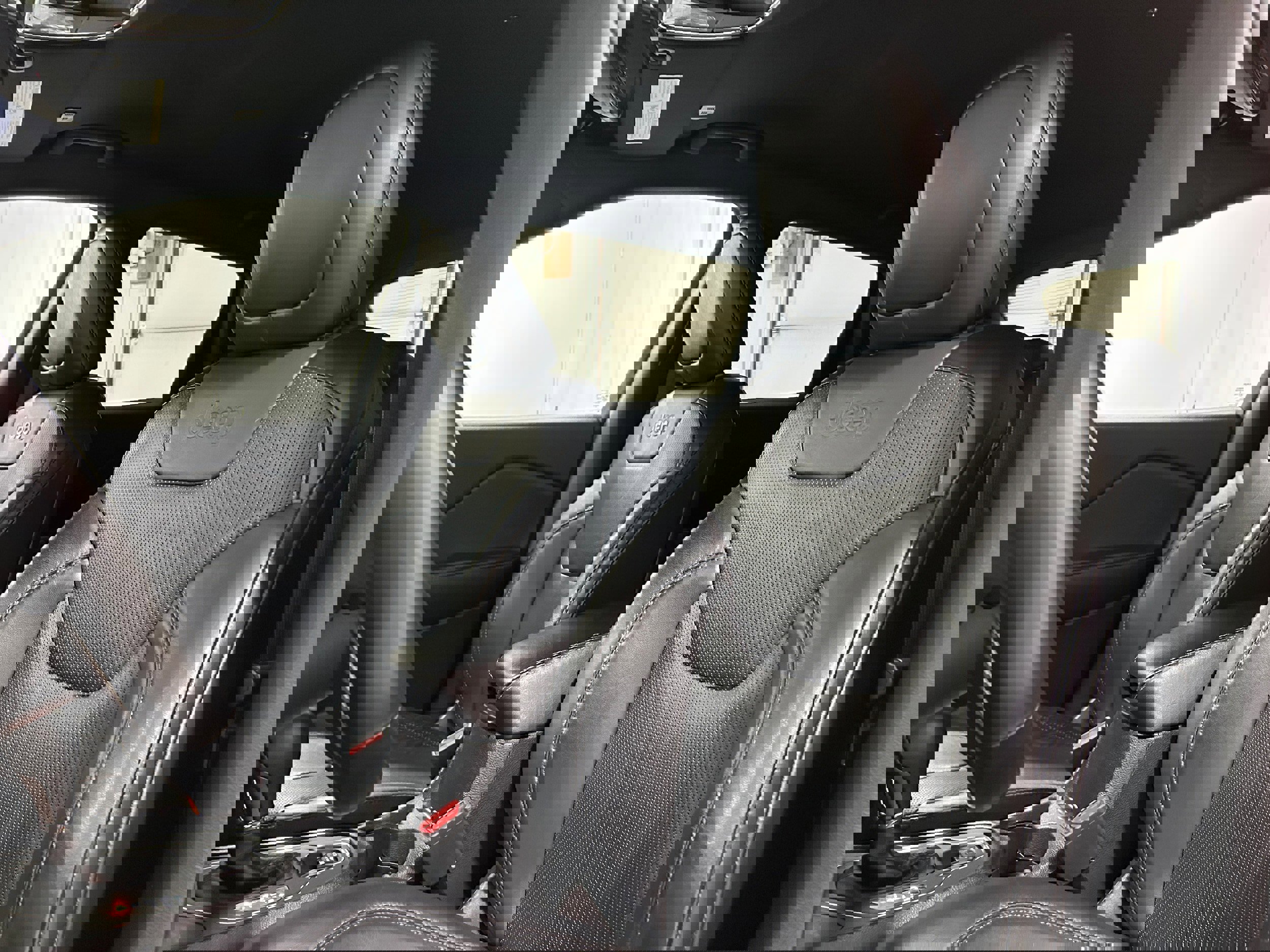 Used 2019 Jeep Cherokee High Altitude image 28