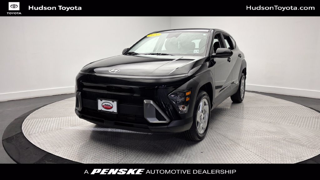 Used 2024 Hyundai Kona SE AWD/4WD image 1